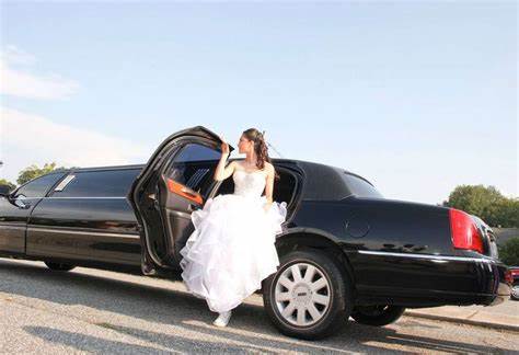 NYC wedding car Decorations service For Booking call 347-924-5987#nycw